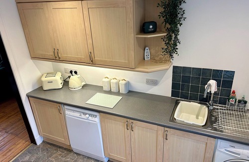 Cupar House | Spacious 4 bedroom townhouse with traditional features and private courtyard