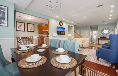 Queens House | Spacious 4-bedroom townhome in delightful Arverne By the Sea, Free Parking WiFi