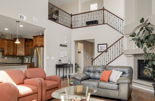Tierra Oeste House | Spacious 4 bedroom, 3.5 baths with 2 offices and 2nd living area!