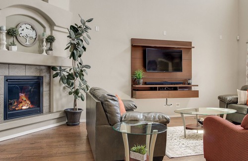 Tierra Oeste House | Spacious 4 bedroom, 3.5 baths with 2 offices and 2nd living area!