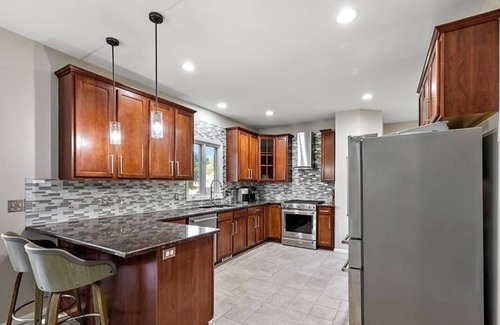 Commerce Township House | Spacious 4-bedroom house with WiFi, AC in charming Commerce Twp