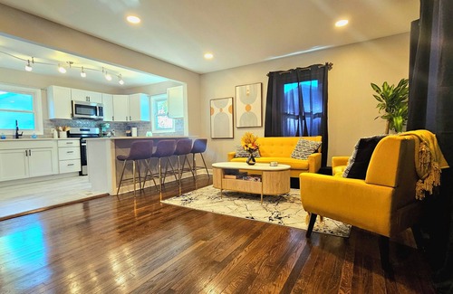Crown Point House | Spacious 4-bedroom 2-bathroom house in charming Crown Point