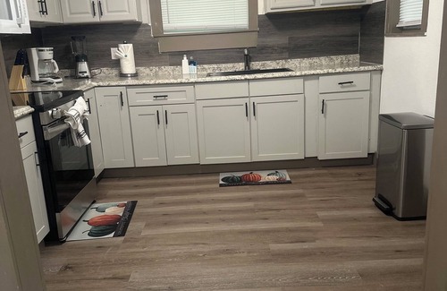 Jacksonville House | Spacious 4-bedroom house in amazing Jacksonville with WiFi, AC