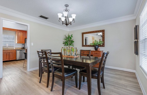 Jacksonville House | Spacious 4-bedroom house WiFi, near NAS Jax, Orange Park,pet friendly, sleeps 10