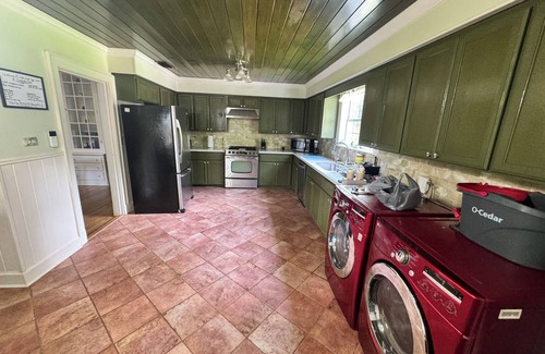 Nacogdoches House | Spacious 4-bedroom house in lovely Nacogdoches with AC, WiFi
