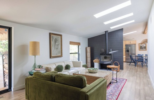New Carlisle House | Spacious 4-bedroom Contemporary Country House