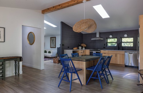 New Carlisle House | Spacious 4-bedroom Contemporary Country House