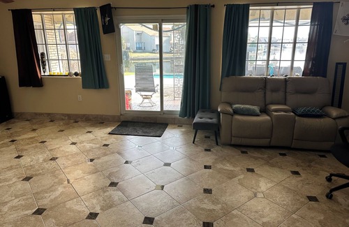 Little Woods House | Spacious 4-bedroom house with WiFi and AC 15 minutes away from Cesar Superdome