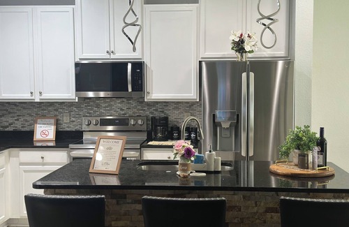 OakLeaf Plantation House | Spacious 4-bedroom house in the heart of Oakleaf