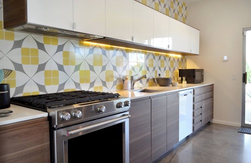 Sunmor House | Spacious 4-bedroom Mid-Century house in Palm Springs