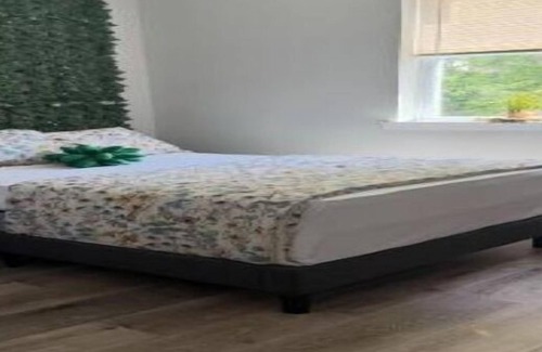 North Philadelphia West House | Spacious 4-bedroom house in charming Philadelphia with AC, WiFi