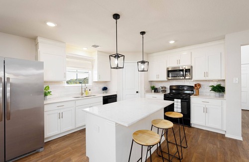 Converse House | Spacious 4-Bedroom Home *Game Room Pergola & Pool*