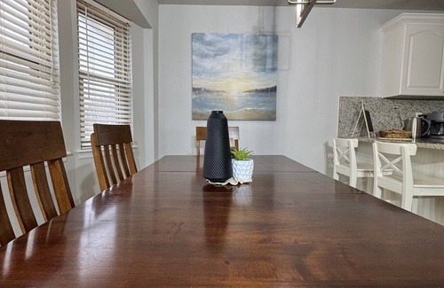 Sand Springs House | Spacious 4 bedroom house in Sand Springs where elegance meets comfort.