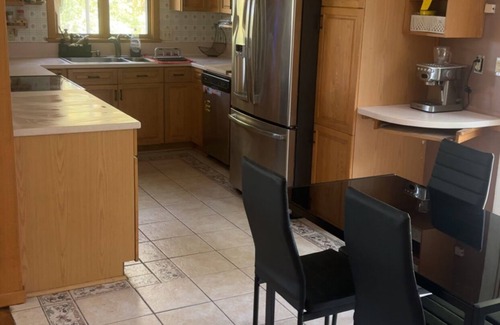 Springfield House | Spacious 4-bedroom house in charming Springfield with AC, fitness room