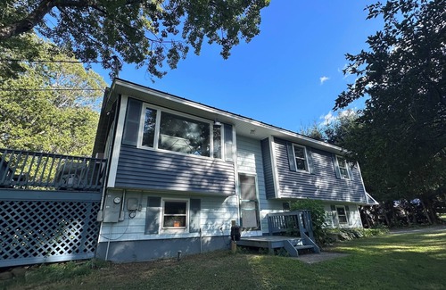 Springfield House | Spacious 4-bedroom house in charming Springfield with AC, fitness room