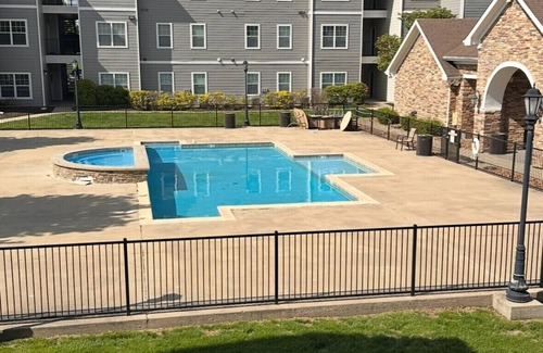Warrensburg Apartment | Spacious 4-bedroom apartment with WiFi, fitness room in charming Warrensburg