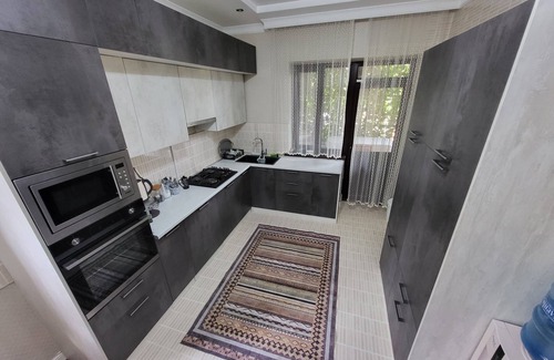 Tuzdybastau Villa | Spacious 4-bedroom villa with WiFi, AC in lovely Almaty