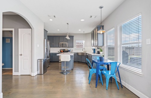 Pearland House | Spacious 4-bedroom with pool great for families, groups and longer stays.
