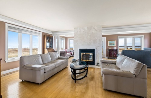 Cormierville Villa | Spacious 4 bedrooms Villa, 30 min from Moncton