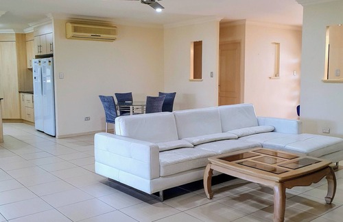 Eli Waters House | Spacious 4 beds house on the Lake in Eli Waters