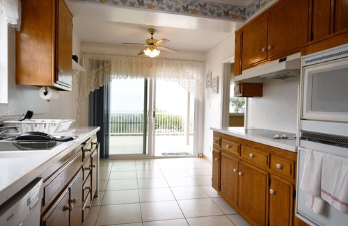 Ventura House | Spacious 4 BR 2 Story houe