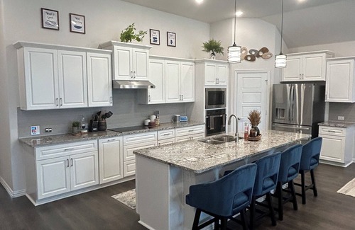 Justin House | Spacious 4 BR 3 BA house in lovely Justin with WiFi, AC, Garage, Tesla Charger