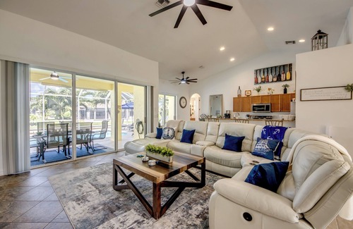 Pelican Villa | Spacious 4 BR/3 bath waterfront Villa with heated pool, spa, kayaks and bikes