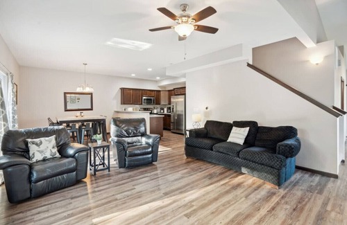 Tiffin House | Spacious 4 BR Home Convenient Location