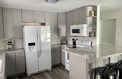 Spirit Lake House | Spacious 4-BR House, Lake and Park across the street!