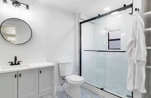 South Seminole Heights Apartment | Spacious 4 Br Near FL Aquarium