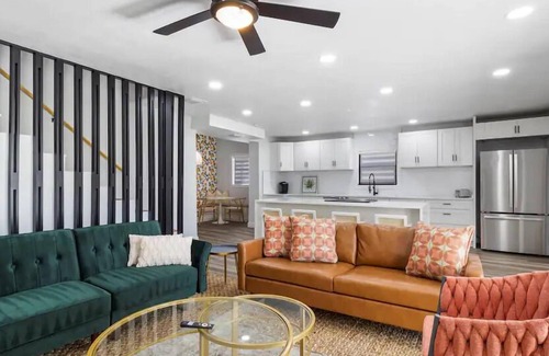 South Seminole Heights Apartment | Spacious 4 Br Near FL Aquarium