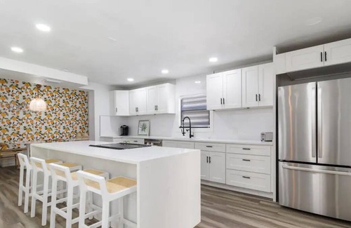 South Seminole Heights Apartment | Spacious 4 Br Near FL Aquarium