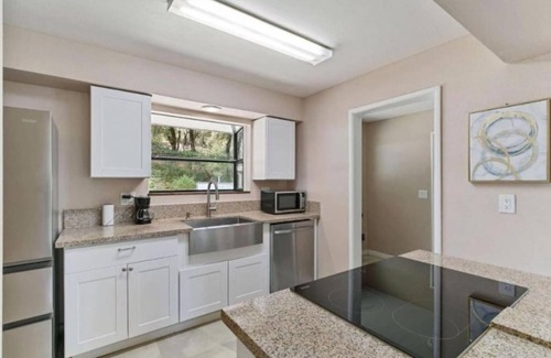 Auburn House | Spacious 4-BR Retreat in Auburn w/AC & King Bed