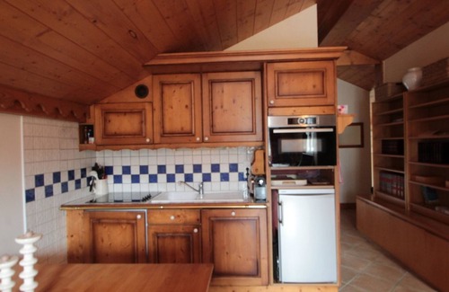 Les Carroz-d'Araches Apartment | Spacious 4-room apartment well equipped with Wi-Fi and parking, at the foot of the ski bus