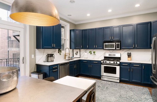 West Town House | Spacious 4-Level/4-Bedroom Townhouse in West Loop