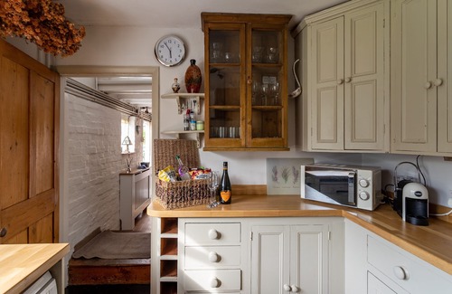 Beckley Cottage | Spacious 4 Star Period Cottage, log fire, large garden, countryside, near Rye