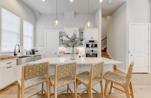 Riverside House | Spacious 4 Story House 1 Mile From Downtown