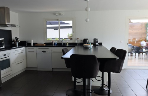 Boucau Villa | Spacious 4* villa with swimming pool near the ocean