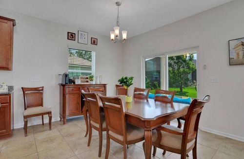 Northside House | Spacious 4b/4b Villa Near JAX Airport & Beaches