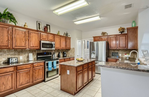 Frisco House | Spacious 4bd 2.5 bath With Game Room and fully stocked amenities