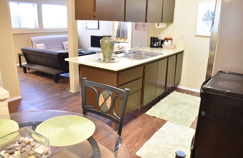 Detroit House | Spacious 4BD/2BA Tri-Level, Sleeps 12