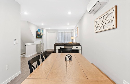 North Philadelphia East House | Spacious 4Bd, 3Ba, Center City, Fishtown, Temple!