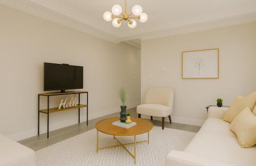 East Side House | Spacious 4BD Home in Vancouver