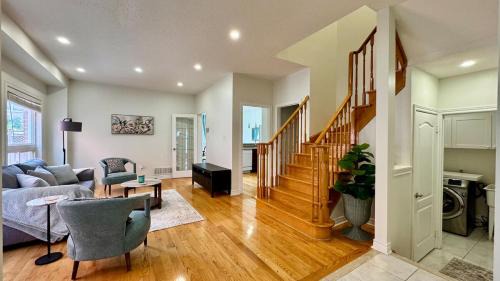 Churchill Meadows House | Spacious 4BD Oasis with Sauna