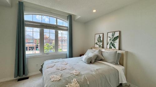 Churchill Meadows House | Spacious 4BD Oasis with Sauna