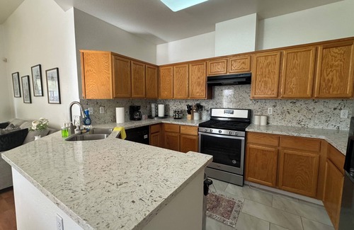 Turlock House | Spacious 4bdr 2bth vacation retreat