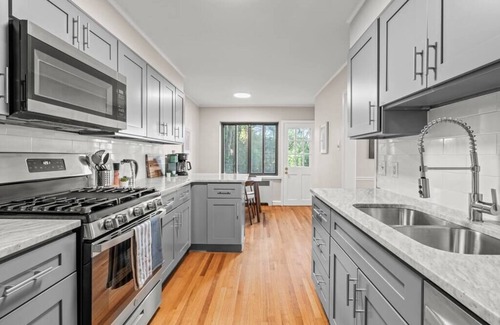 Merion Station House | Spacious 4BDR Home In Merion Hosted By StayRafa
