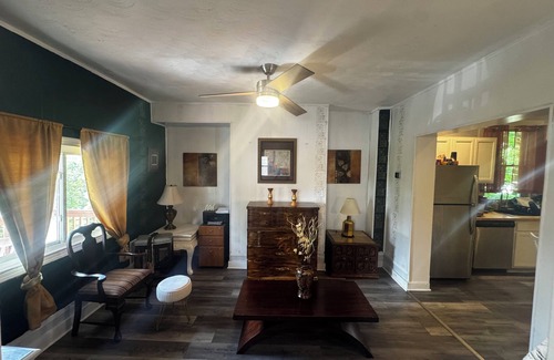 South Hills House | Spacious 4Bed Home Ideal for Groups, Families, & Creatives Minutes from Downtown