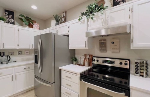 Olympia House | Spacious 4Bedroom 3Bath Getaway