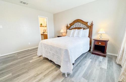 San Antonio House | Spacious 4br 2half 5bh Family Fun Huge Yard